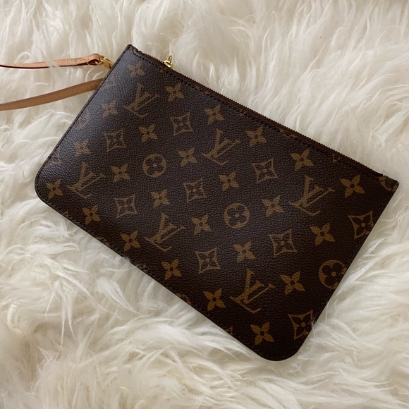 ❌SOLD❌🖤 LOUIS VUITTON Neverfull MM Pouch Wristlet - Picture 8 of 8